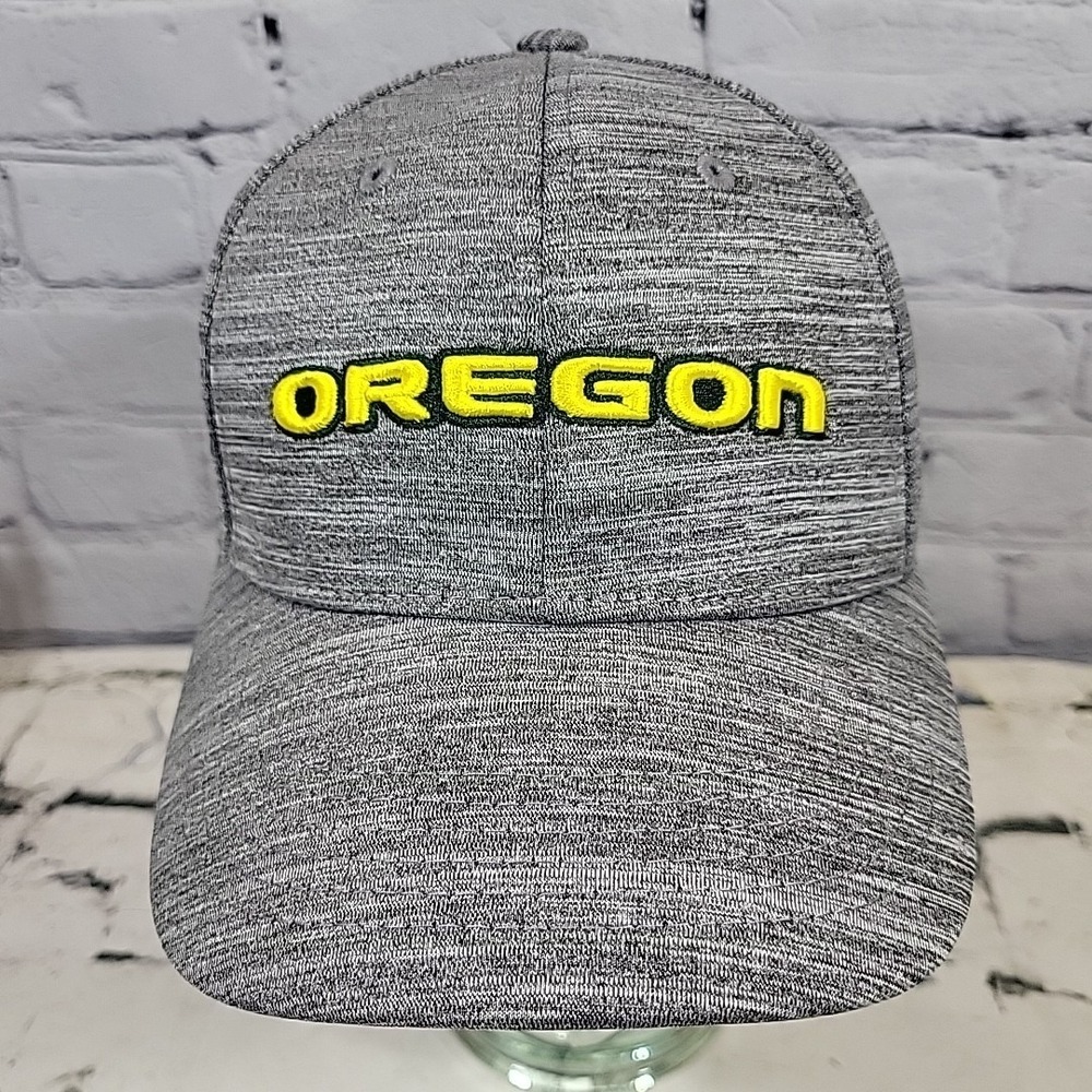 Oregon Ducks Hat Mens OSFA Gray 3D Logo‎ Top Of The World Ball Cap